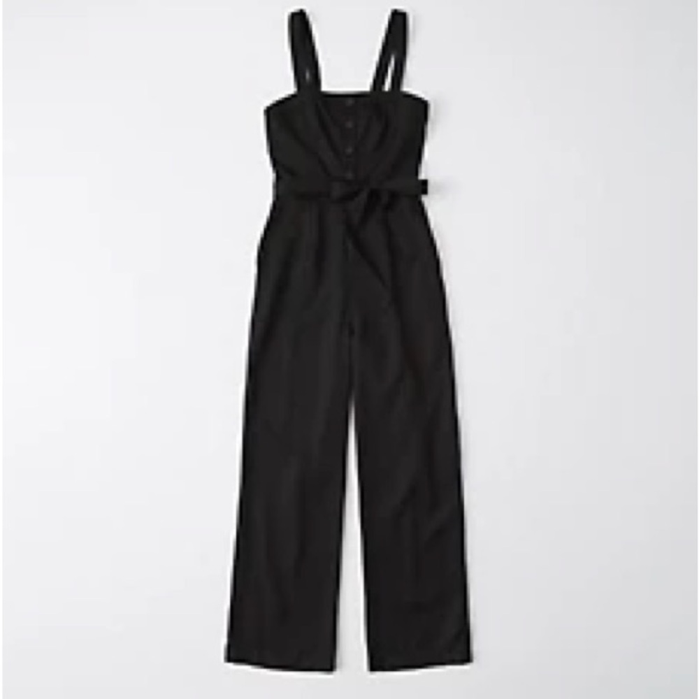 Black Abercrombie and Fitch jumpsuit